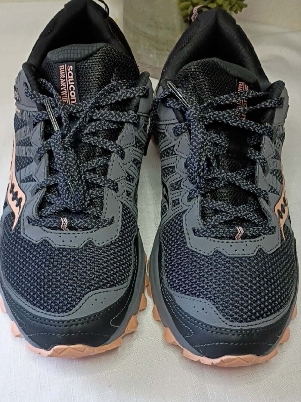 Saucony Excursion TRb Women's Black & Peach Trail Runners Size 10W - Picture 4 of 13